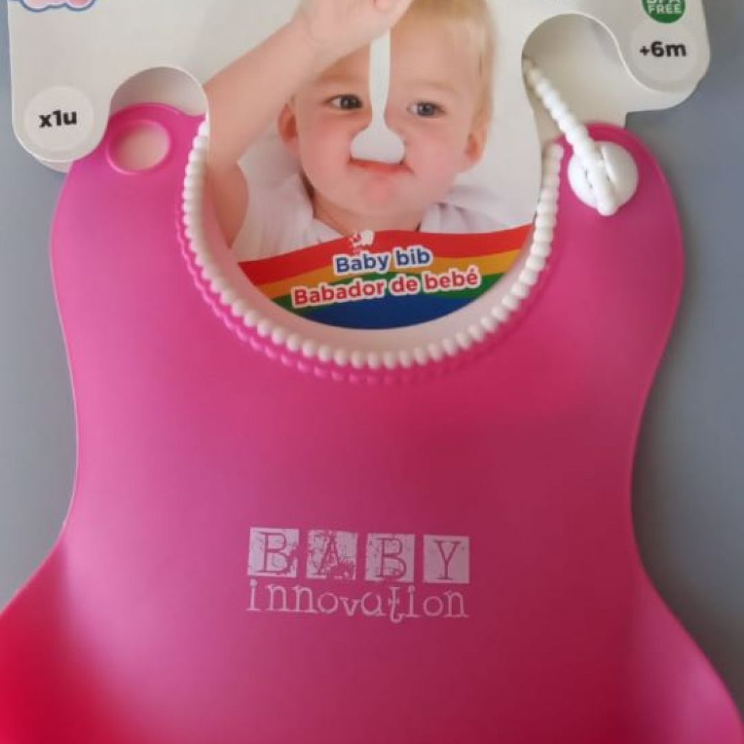 babero-baby-innovation-con-letras-borrosas-rosa-b220